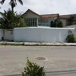 Marinas Suites